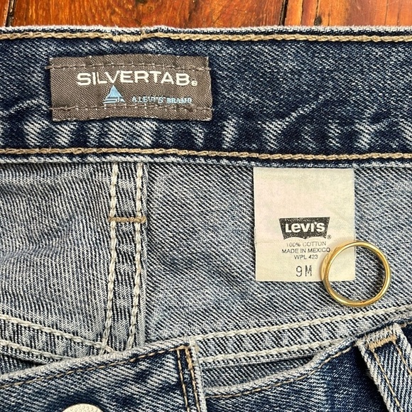 Vintage Y2K Silver Tab Jeans by Levi's in Medium Stonewashed Blue Size 9M - Picture 6 of 8